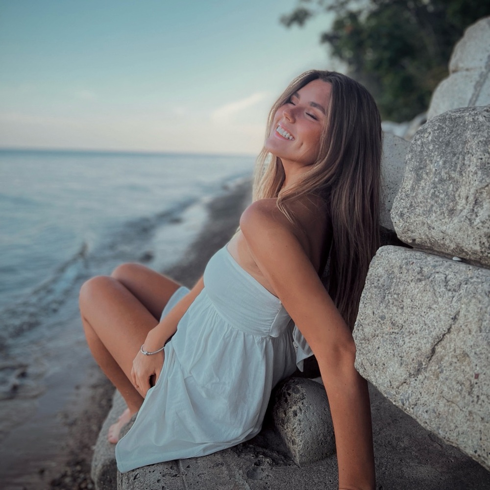 Meet your Posher, Ada